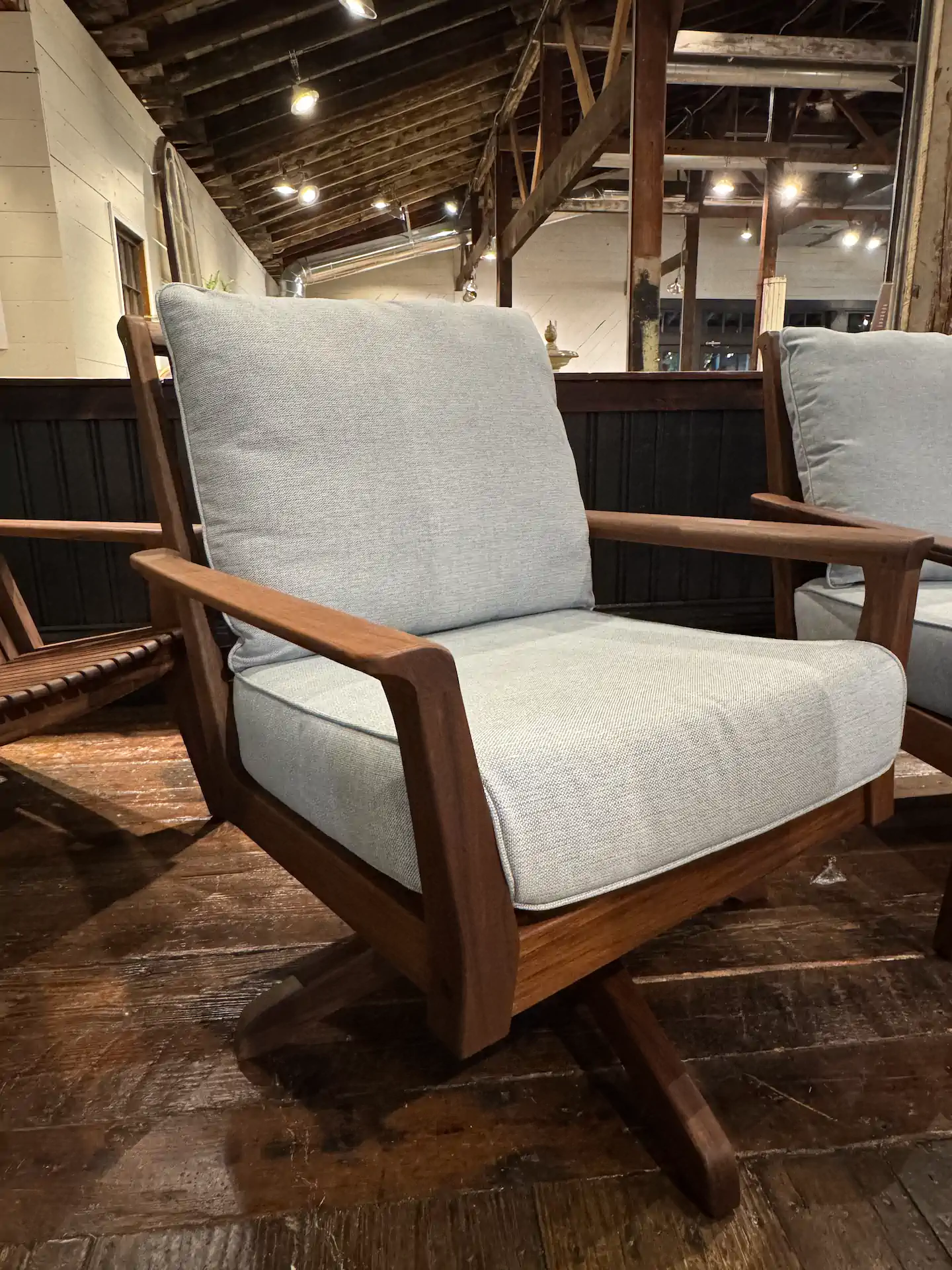 outdoor living furniture available at memphis water gardens design center.webp